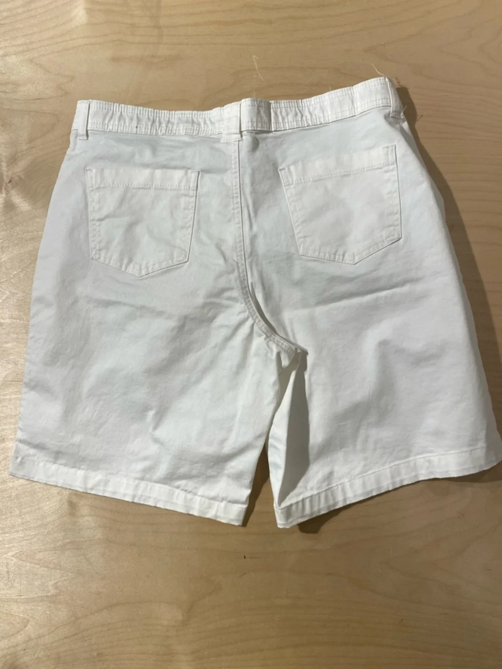 Rider’s by Lee White Women's Cotton Bermuda Shorts 12M (RB)